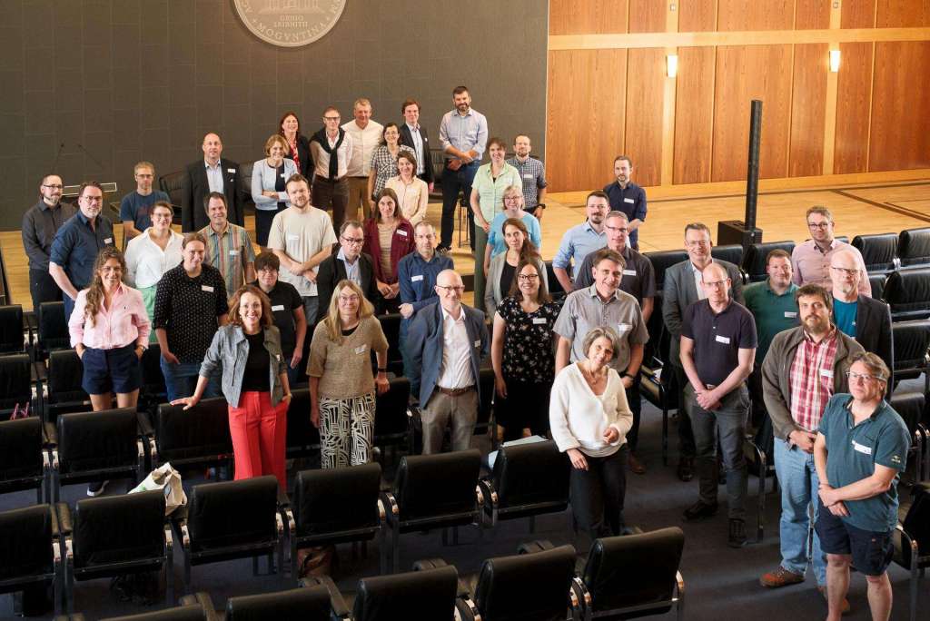 Gruppenbild der Teilnehmenden bei den FDM-Thementagen Rheinland-Pfalz 2025. Foto: Jennifer Wettig Gruppenbild der Teilnehmenden bei den FDM-Thementagen Rheinland-Pfalz 2025.