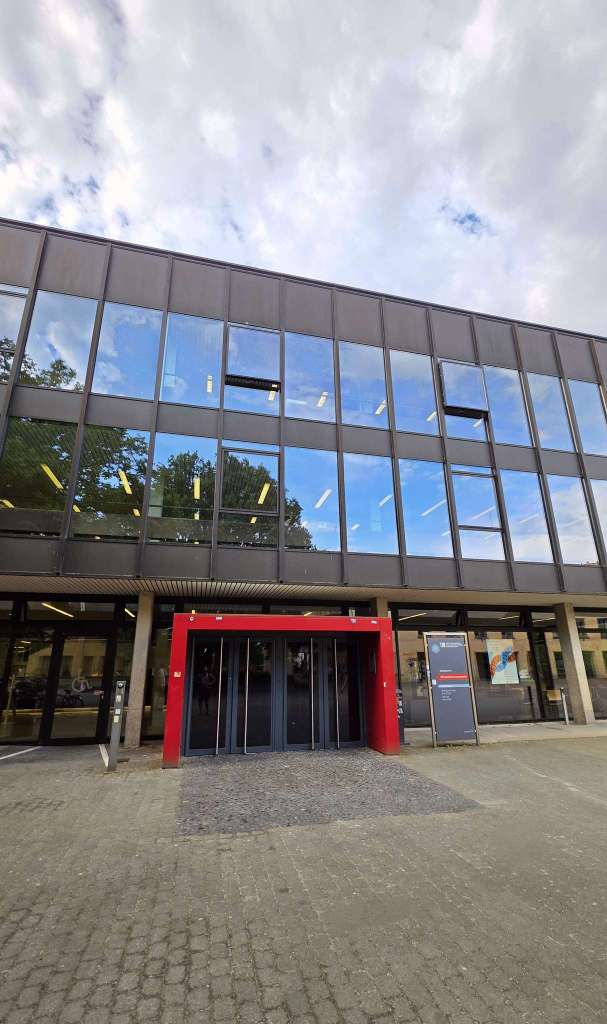 Eingang TIB, Foto: Anja Gerber, CC-BY Eingang TIB, Foto: Anja Gerber, CC-BY